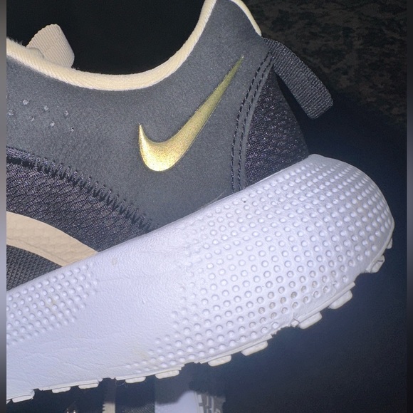 Nike React Escape Run Custom Road Running Sneaker Women’s 9.5. Black/Neutral - Picture 6 of 9